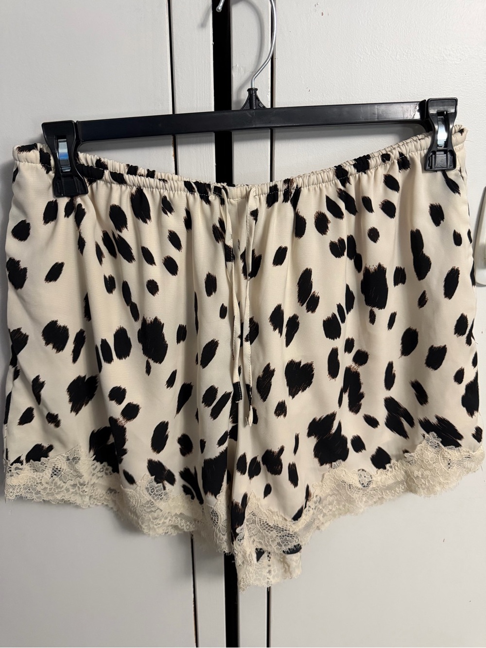Ivory & Black Leopard Lace-Trim Shorts